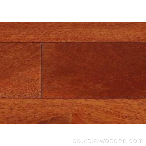 Suelo de madera maciza de abedul